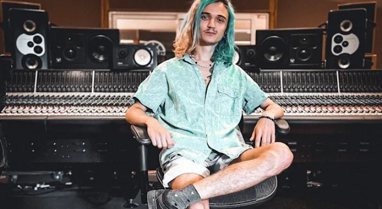 I will professional mixing and mastering of your song