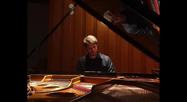 I will record a piano soundtrack for short films, trailers, ads