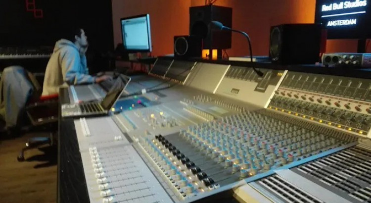 I will mix your electronic music track as an established artist