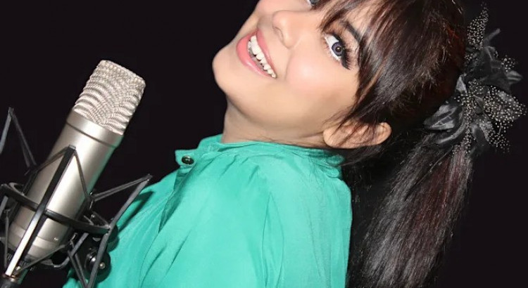 I will be your proffesional female singer