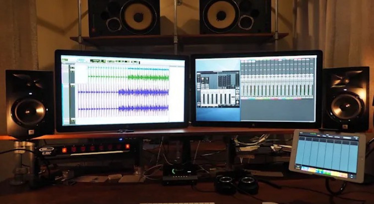 I will record a professional french canadian male voice over narration