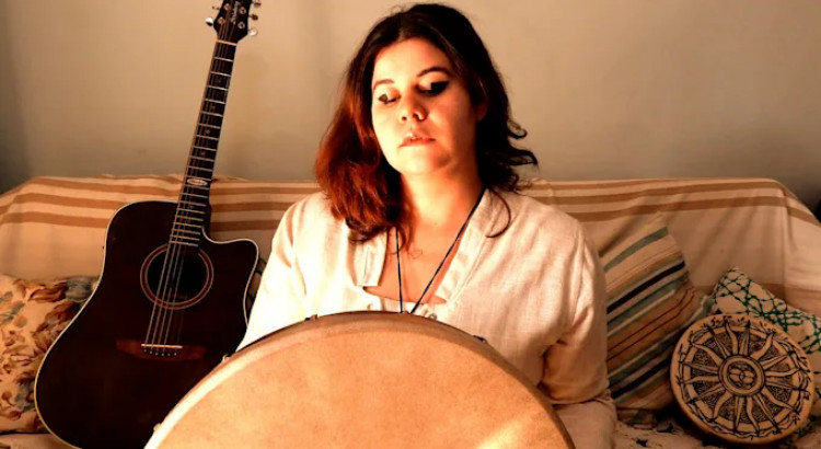 I will record a song in portuguese