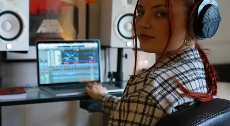 I will be your female UK rapper on hip hop, drill, trap and more