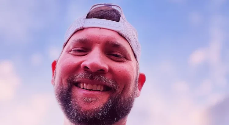 I will Professional Male Vocal. Country vocals